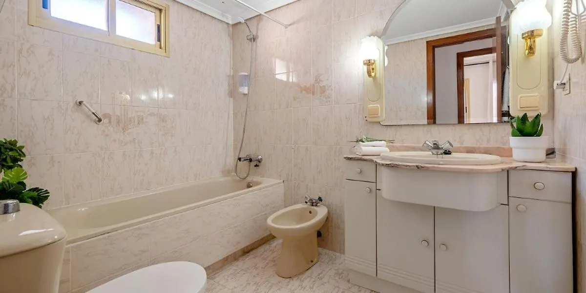 Alea Rentals - Albeniz La Pineda 0*,  España